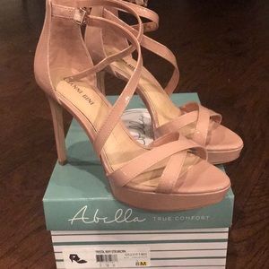 Abella platform heel shoe